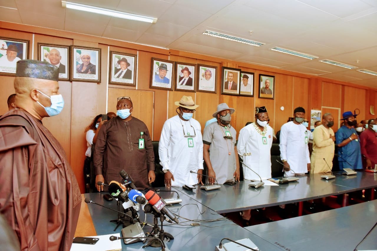 Niger Delta Group Passes Vote Of Confidence On Buhari, Akpabio