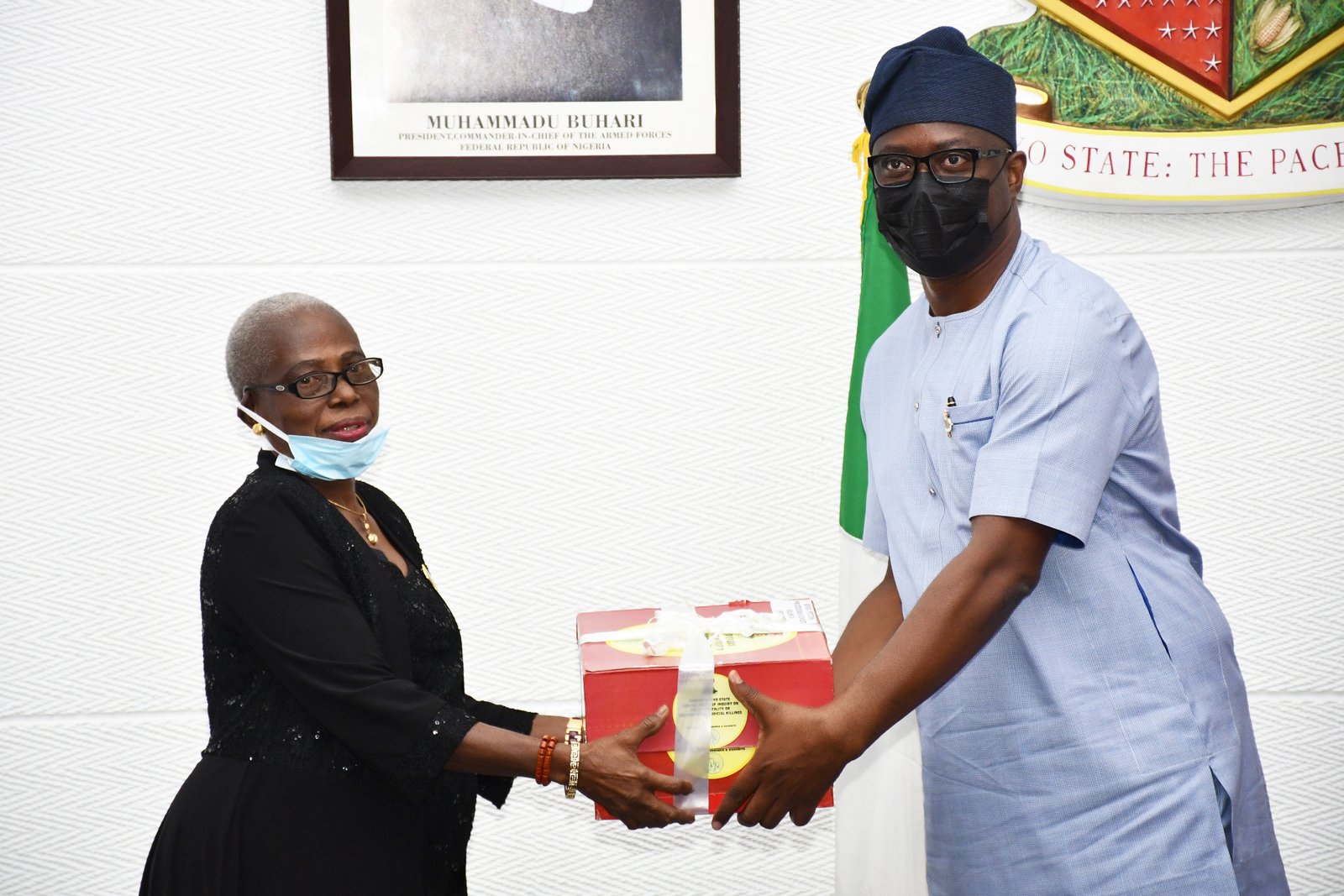 Oyo State Govt Receives #ENDSARS Report 