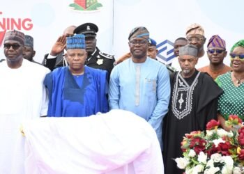 Tinubu Lauds Makinde, Commissions 76.67 Alao-Akala Memorial Highway