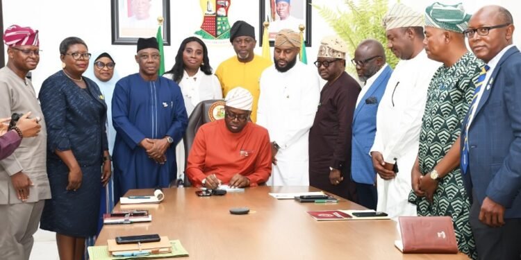 IMG-20240514-WA0024_copy_1024x618 - Newscoven Makinde: Changing Oyo’s Narrative With Strong Institutions