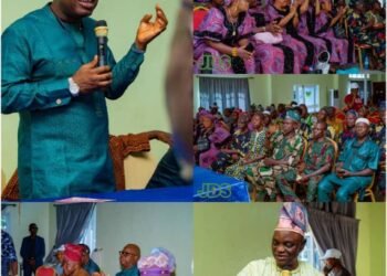 Oyo 2027: PDP Woos Sanusi With Membership Card