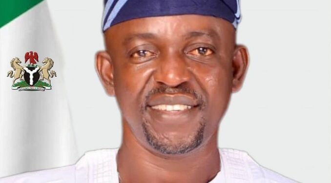 Akeem Olatunji-20240524-WA0024_copy_678x705 - Newscoven When Akeem Olatunji Sponsored 11 For Cataract Operation