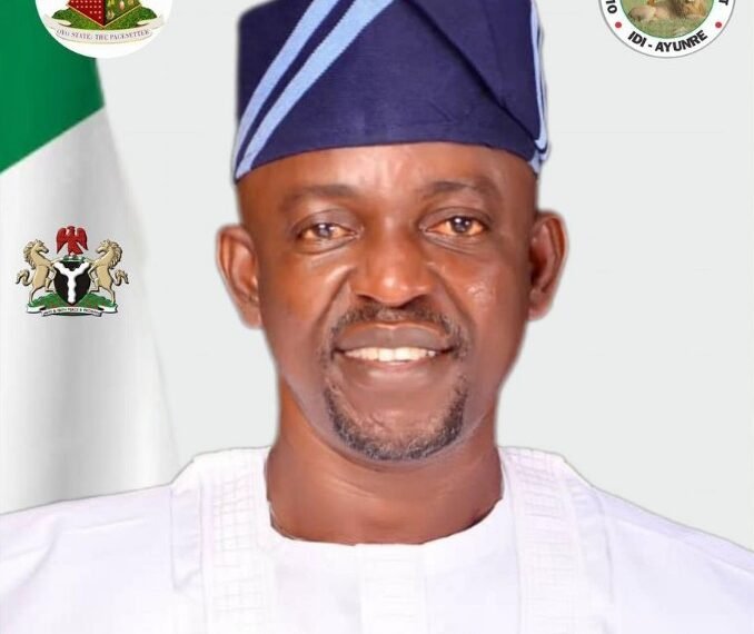 Akeem Olatunji-20240524-WA0024_copy_678x705 - Newscoven When Akeem Olatunji Sponsored 11 For Cataract Operation