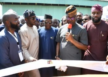 Makinde Commissions Oyo's First IPP •Woos Energy Investors