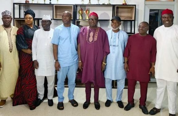 Governor Makinde with PDP leaders - Newscoven Nigerians Don't Want One-Party State, Makinde Declares