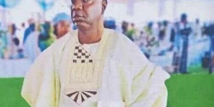 Sunday Makinde - Newscoven Oyo Govt Delegation Condoles With Sunday Makinde's Family