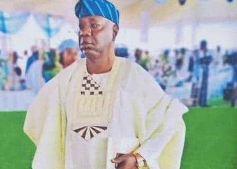 Sunday Makinde - Newscoven Oyo Govt Delegation Condoles With Sunday Makinde's Family