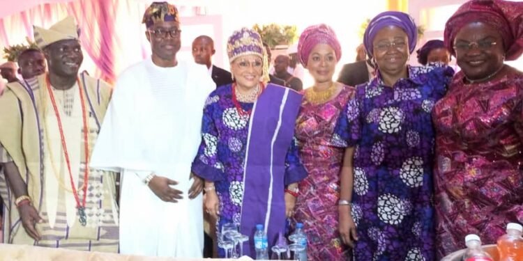 Olugbon 'Drags' Makinde, Abiodun, Lawal, Others To Orile-Igbon For Mother's Burial