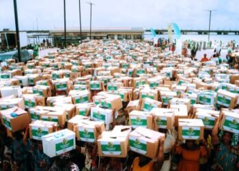 Glo Foundation Distributes Food, Other Items in Lagos