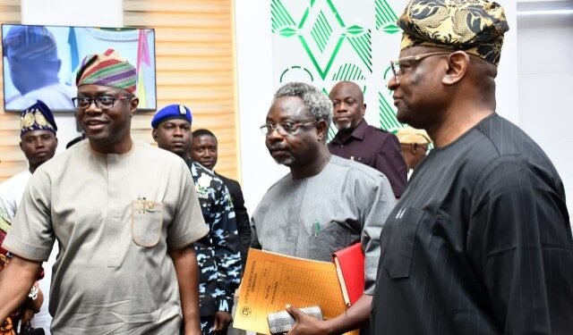 Oyo-Gov-Makinde-Professor-Deji-Omole-Dr-Kazeem-Adeduntan_copy - Newscoven Oyo State governor, 'Seyi Makinde, on Friday, inaugurated the governing councils of two state-owned universities, declaring that his administration's commitment to improving the education sector has been yielding positive results.