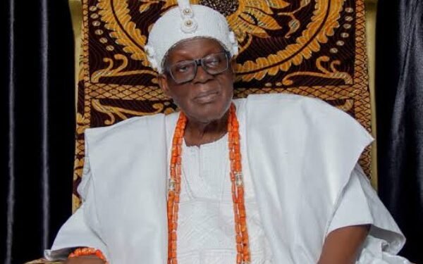 Senator Balogun Hails Olubadan @90