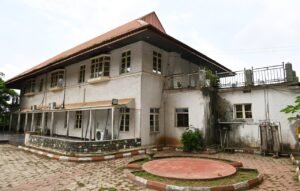 Oyo-Government-House-Quarter81-Backview_copy - Newscoven Oyo State Government House: From Seat Of Power To Rodent, Snake Den (PHOTOS)