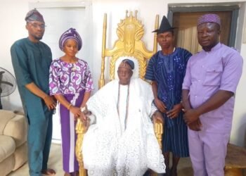 Araba-Ifayemi-Elebuibon-Members-OYÀSI-Group_copy_640x480 - Newscoven Any Woman Unfaithful To Her Husband Is Doomed -Elebuibon