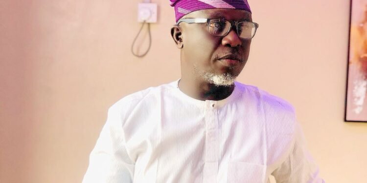 Niyi_Alebiosu_Former_Oyo_SWAN_Chairman_copy_960x680 - Newscoven Alebiosu, Tribune Deputy Editor, Ex-Oyo SWAN Chairman, Bags Veteran Sports Journalist Award