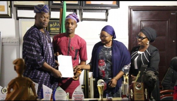 MoU-Iyake-Suspended-Lake_copy_589x337_1_1 - Newscoven Oyo Govt Signs MoU With LCDA On Iyake Suspended Lake