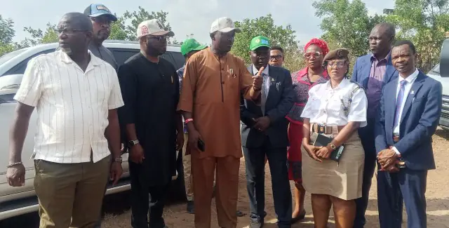 Oyo-Govt-Recycling-Facility_copy_640x325_1_1 - Newscoven Waste-to-Wealth Drive: Oyo Govt Inspects 44-Acre Recycling Facility