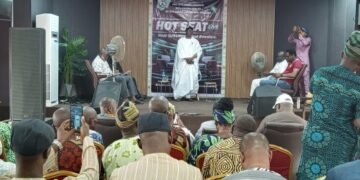 Oyo-NUJ-Hot-Seat-Awa_copy_1040x558_1 - Newscoven My Senatorial Ambition Is To Serve Humanity -AWA Declares At NUJ Hot Seat