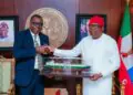 Rivers-Gov-Fubara-NLNG-MD-CEO-Falade_copy_800x533_1_1 - Newscoven Fubara Attributes NLNG Success Story To FG, PPP Business Model