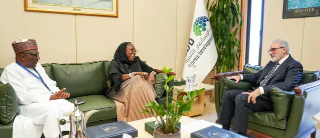 Aliko Dangote Foundation Delegation Visit IsDB Chief In Jeddah