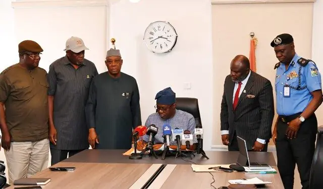 Makinde Signs Executive Order 001 On Security-Related Groups Into Law