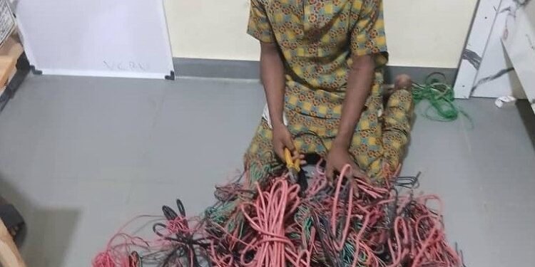 Suspected Cable Vandal Caught With ₦2.69m Cables In Ogbomoso